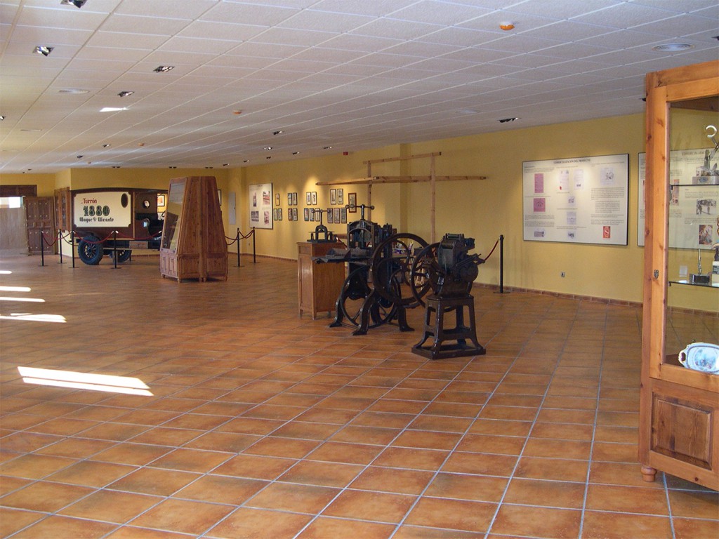 Vista de la sala de la planta baja del Museo del Turrón